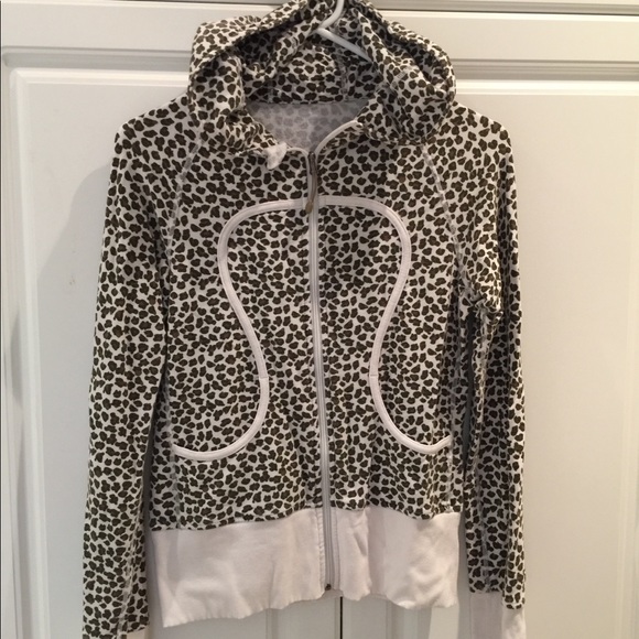 lululemon athletica Tops - Lululemon Ladies Leopard Hoodie Size XS/S Cute!
